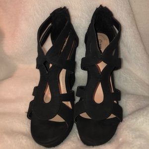 Black Wedges